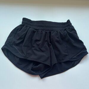 Lululemon Black Hotty Hot Low-Rise Shorts 2.5" Size 4